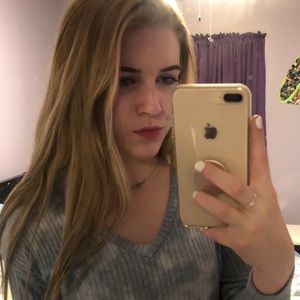 Meet your Posher, Emily